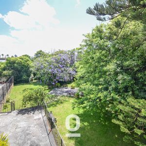 Casa Con Gran Terreno En Carrasco Sur, Oportunidad Empresa O Desarrollo.