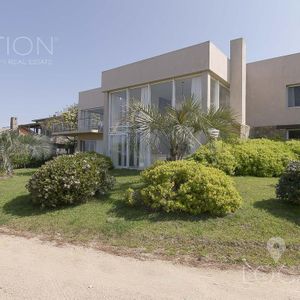 Casa En Venta Y Alquiler Temporal - Lho1220910