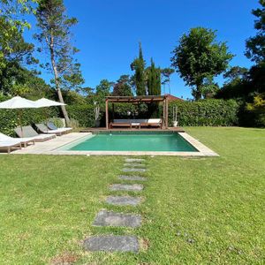Casa A 300 Mtrs Del Mar, 4 Dormitorios Con Piscina - Playa Mansa