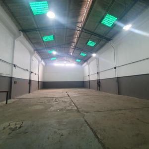 Espectacular Galpón En La Comercial!!  