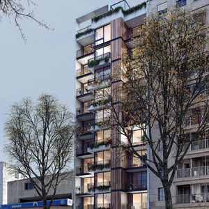 Venta De Apartamento Al Frente 2 Dormitorios, Terraza. Zona Centro!!!