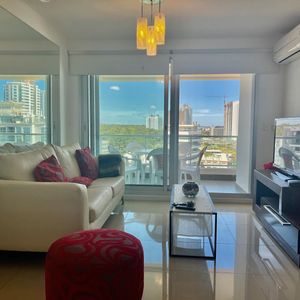 Apartamento A La Venta En Wind Tower Punta Del Este, 2 Dormitorios Y 2 Baños Completos.