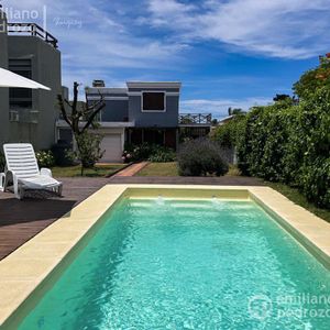 Venta / Alquiler Casa 3 Dormitorios En Manantiales Punta Del Este