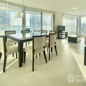Venta Apartamento 3 Dormitorios, Playa Mansa, Punta Del Este