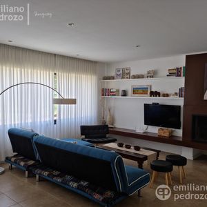 Venta Casa 2 Dormitorios Barrio Privado Parque Pinares, Punta Del Este