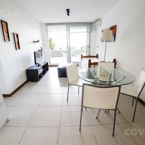 Venta ó Alquiler Apartamento De 1 Dormitorio Sobre La Rambla, Amenities, Vista Al Rio.