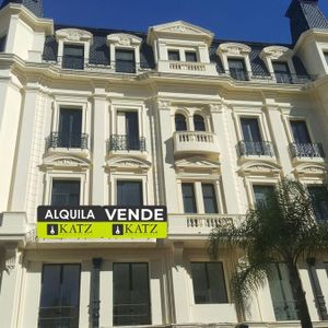 Juan Carlos Gómez A Metros De Plaza Matriz