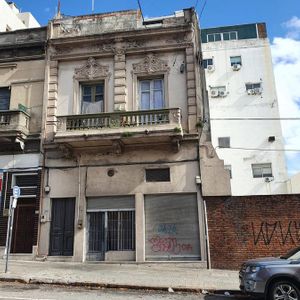 Yaguaron Esq Uruguay, Padrón único , 175 M2, 2 Plantas  !!