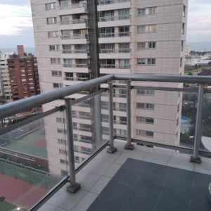 Proximo Rambla Puerto Del Buceo Y Wtc, Vista Al Mar, 80 M2 , Terraza, Gge , Gimnasio, Barbacoa !!