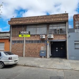 Depósito -acevedo Diaz, Proximo Shopping Tres Cruces , Local De 550 M2 !!