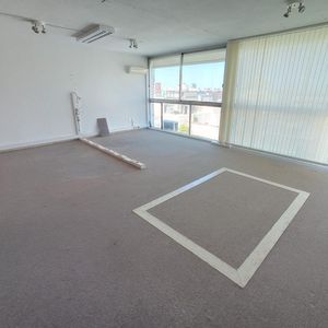 Apartamento -apartamento  En Ciudad Vieja, Prox Plaza Zabala!!