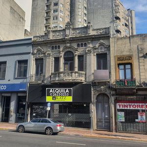 Av Uruguay Casi Libertador, Padrón único , 1319 M2, Excelente Renta !!