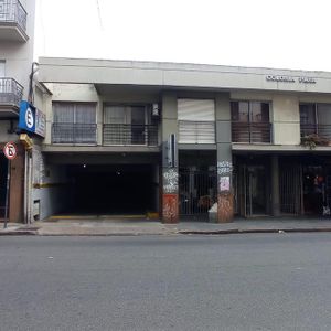 Cochera -colonia Esq. Gaboto Cocheras Disponibles En Centro!!