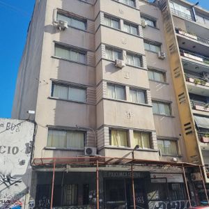 Colonia Y Vazquez, Edificio Entero , 2465 M2 , 6 Pisos , Ascensores !!