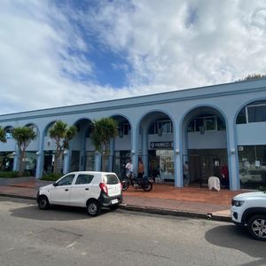 Zelmar Michelini Casi Rafael Pérez Del Puerto, Centro De Maldonado 75m2, 4mts De Frente !!