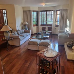 Próximo A Br Artigas Y Golf, 380 M2 Construidos, Terreno De 343 M2 , Reciclada , 5 Dormitorios !!
