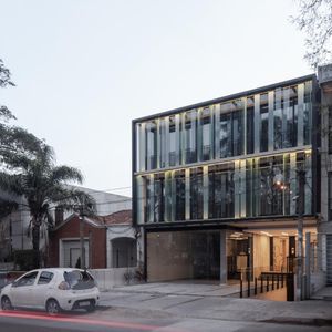 Oficina En L. A. De Herrera Y 26 De Marzo, Prox A Wtc, 100 M2 !!