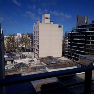 Apartamento De 2 Dormitorios En Venta En Centro Con Renta