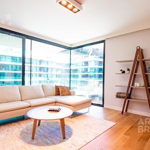 Venta  Apartamento Dos Dormitorios En Puerto Del Buceo  Con Garaje Equipado