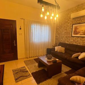 Casa De Dos Dormitorios En  Venta En Jardines Del Hipódromo