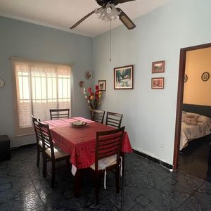 Casa De Dos Dormitorios En  Venta En Jardines Del Hipódromo