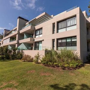 Venta Apartamento 2 Dormitorios Terraza Con Parrillero Y Seguridad En Carrasco Norte