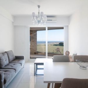 1 Dormitorio En Alquiler Anual En Primera Linea De Playa Mansa En Punta Del Este