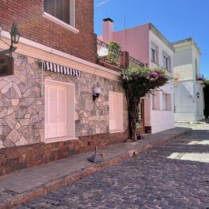 Casa Con Habilitación Comercial Dentro De Barrio Histórico