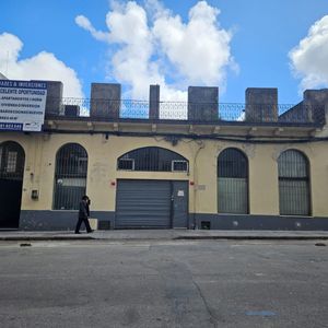 Venta Local Comercial Alquilado. Ciudad Vieja-renta Anual 7%