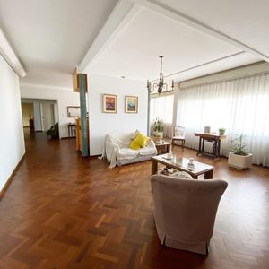 Venta Apartamento 3 Dormitorios Con Baño En Suite, 4 Terrazas Y 2 Cocheras Sobre Av. Libertador