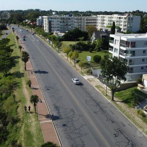 Apartamento En Venta Sobre Rambla Costanera En Colonia Del Sacramento