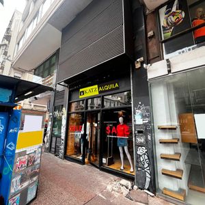 18 De Julio Y Yi, 4,5 Mts De Frente, 85 M2 , Listo Para Entrar !!