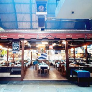 Local En Mercado Del Puerto - Ciudad Vieja - Excelente Ubicacion