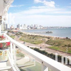 Departamento En Playa Mansa