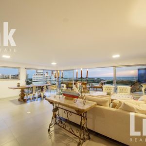 Amplia Planta En Primera Linea, 3 Suites, Terraza Y Vista Al Mar!