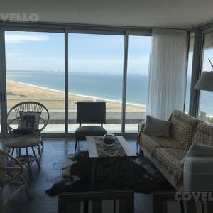 Departamento En Venta De 3 Dormitorios - Punta Ballena