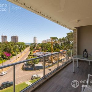 Venta  Departamento Penthouse 3 Dormitorios Playa Mansa Punta Del Este