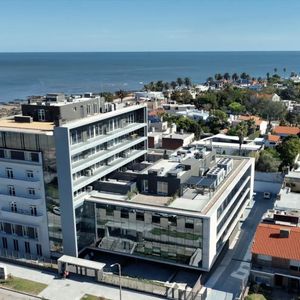 Venta De Oficina Sobre Rambla De Carrasco