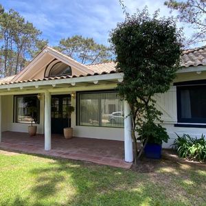 Casa En Alquiler En Laguna Blanca - Tm5946