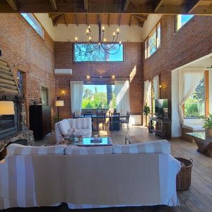 Espectacular Casa Con Pileta En Punta Del Este