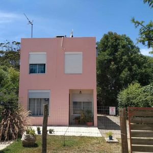 Casa - Balneario Buenos Aires. 3 Dormitorios, Parrillero