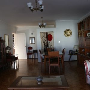 Apartamento  Amplio E Iluminado En Excelente Ubicación En Pocitos