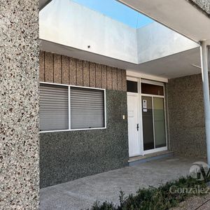 Amplia Propiedad Ubicada En Radio Céntrico De La Ciudad