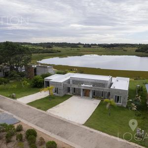Alquiler Casa 4 Dormitorios Barrio Cerrado Laguna Escondida, José Ignacio