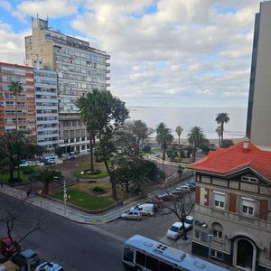 Plaza Gomensoro, Vista Al Mar, Luminosa, Terraza, 47 M2 !!
