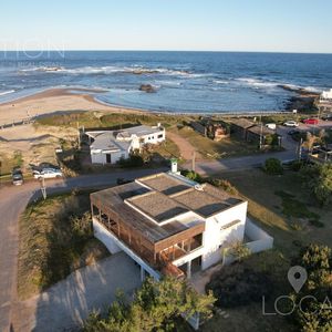 Alquiler Temporal Casa Tres Dormitorios, Pueblo Jose Ignacio