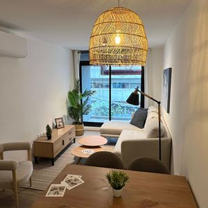 Venta Apartamento Al Frente De 2 Dormitorios Y Balcón En Centro