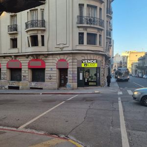 25 De Mayo Y Juncal, Gran Esquina, 194 M2 , Excelente Rentabilidad !!
