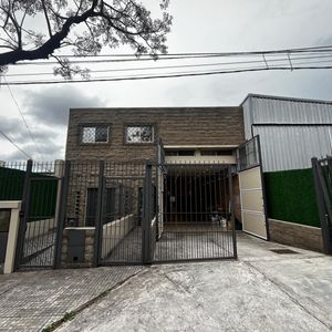 A Estrenar, Próximo A Plaza Del Ejercito, 640 M2, 2 Plantas, Ideal Empresa !!
