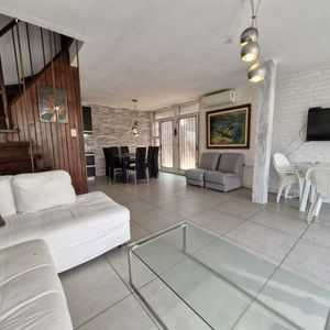 Apartamento - Punta Del Este. 3 Dormitorios, 2 Baños Y Altillo